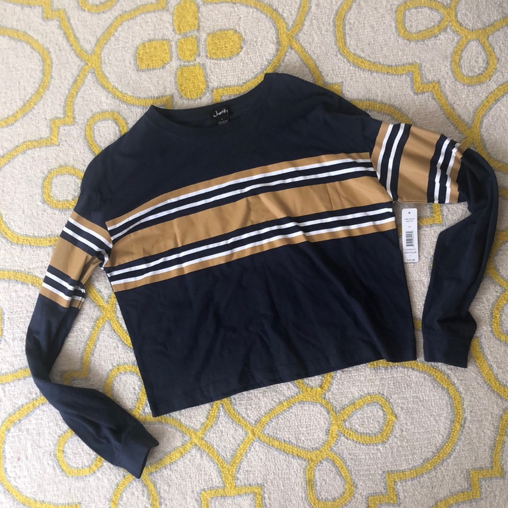 💁🏼‍♀️NWT LS Crop top💁🏼‍♀️ Sz L